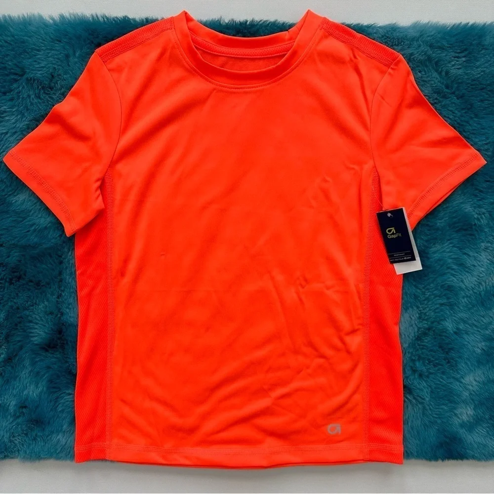 Gap Kids Boys Dry Wicking Tee Size S